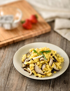 清炒鸡蛋香菇片