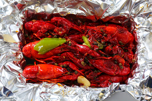 锡纸包裹的美味小龙虾