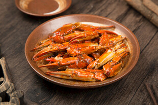 美味香辣蟹钳一盘