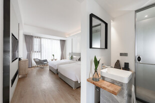 现代简约风卧室与卫浴空间