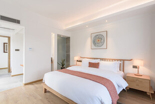 简约温馨卧室室内空间展示