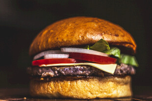 美味双层牛肉汉堡