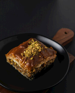 美味千层果仁蜜饼