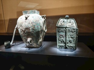 古代精美青铜器展示