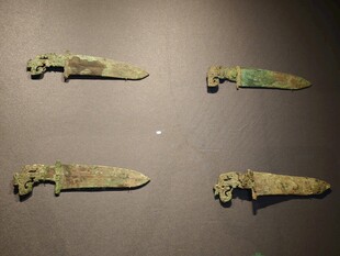 古代青铜兵器展示