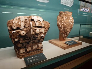 古老陶器文物展示