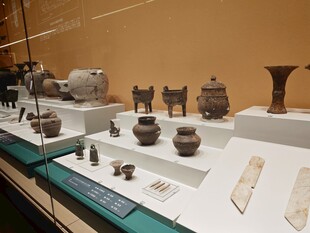 古代陶器文物展示