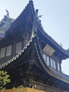 传统中式古建筑一角