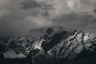黑白雪山
