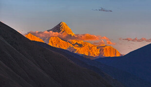 日照金山壮丽美景