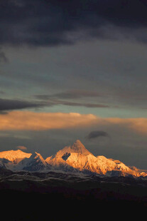 雪山夕照