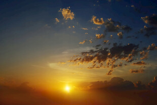 日落时分的美丽天空