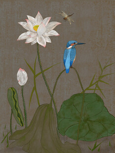 翠鸟立于荷花旁画面