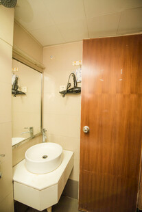 现代简约风格浴室一角