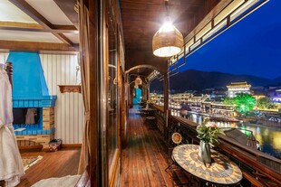 观景阳台 城市夜景尽收眼底