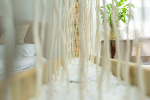 室内垂帘装饰营造温馨氛围