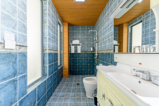 蓝色系清新风格卫生间