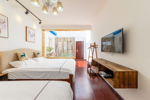 现代简约风温馨卧室空间