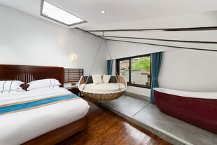 现代风格舒适卧室空间