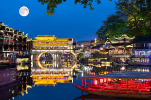 江南水乡月夜美景