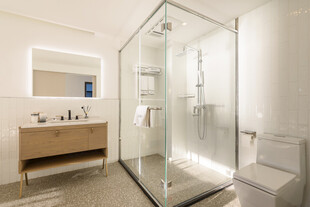 现代简约风浴室空间