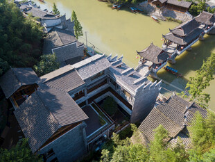 江南水乡古建筑俯瞰景