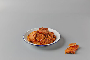 美味肉块盛于碗中