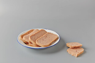 盘中美味午餐肉切片