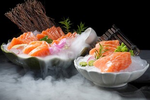 冰鲜三文鱼刺身摆盘展示