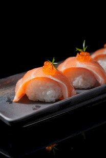 美味三文鱼寿司