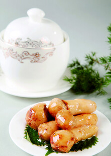 陶瓷餐具搭配美味香肠