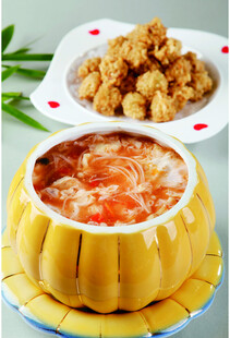 南瓜汤配香酥炸鸡块