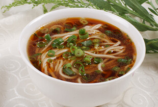 美味热汤面