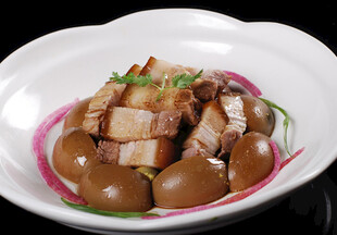 卤蛋红烧肉拼盘