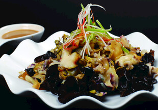 美味海鲜炒黑米