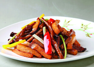 彩椒木耳炒猪皮