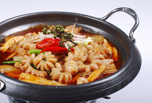香辣美味牛蛙火锅