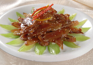 凉拌牛肉摆盘精美