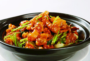 美味干锅鸡肉蔬菜组合