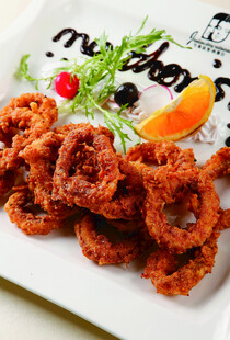香酥炸鱿鱼圈