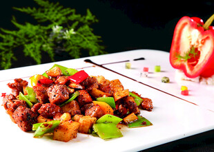 美味香辣炒兔肉