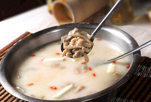 滋补美味羊杂汤