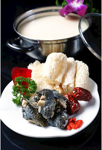滋补乌鸡火锅食材