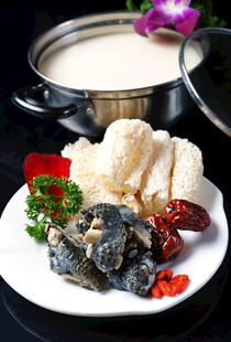 滋补乌鸡火锅食材展示