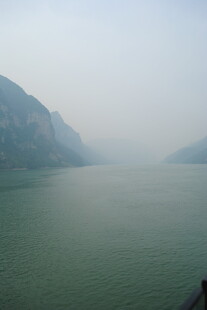 壮丽江景与两岸山峦