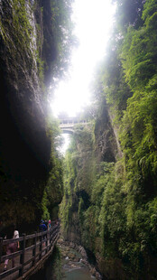 恩施峡谷栈道风光