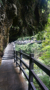恩施山间木栈道 自然好风光