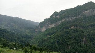 恩施山峦叠翠的自然美景