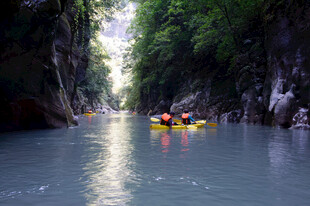 恩施峡谷漂流之旅