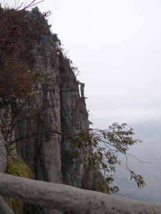 恩施悬崖峭壁景观